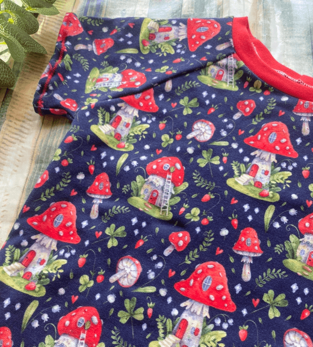 Mushroom Village Tee 3-4y